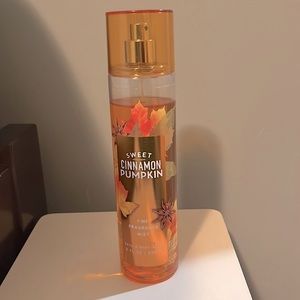 Sweet Cinnamon Pumpkin Bath and Body Works body mist